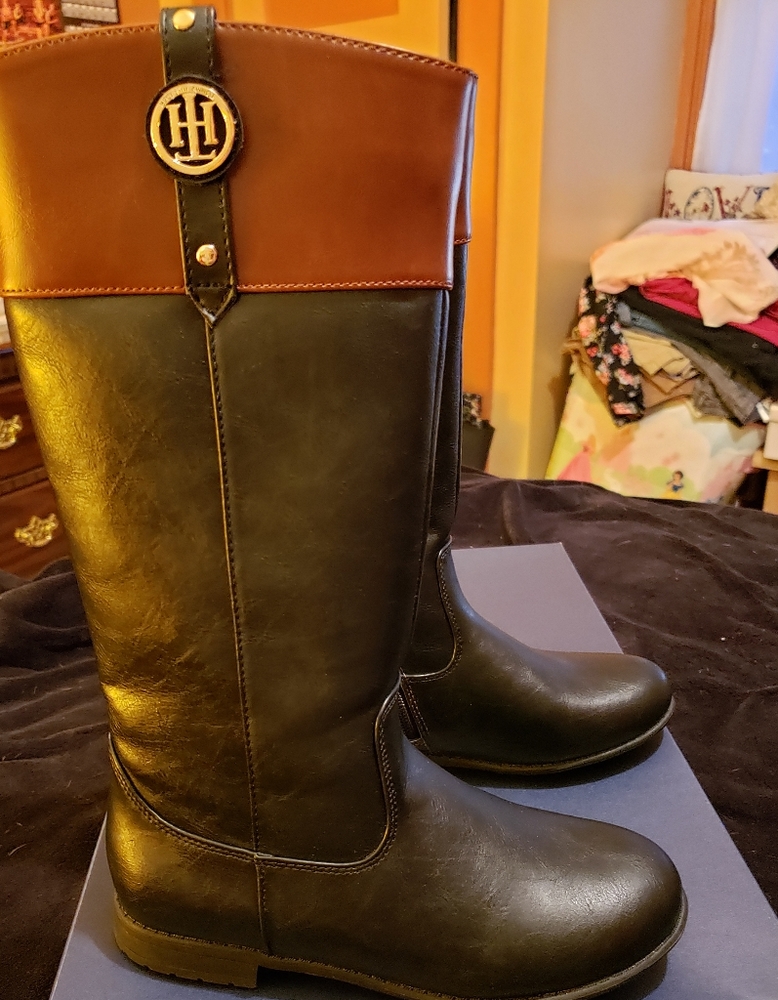 NWT Young girls Tommy Riding Boots